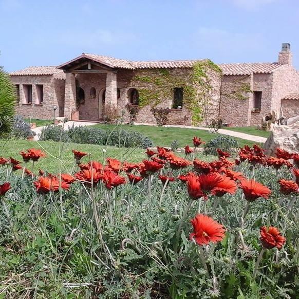 Hotel Ristorante La Tana Di Li Mazzoni Trinita d'Agultu e Vignola Exterior foto