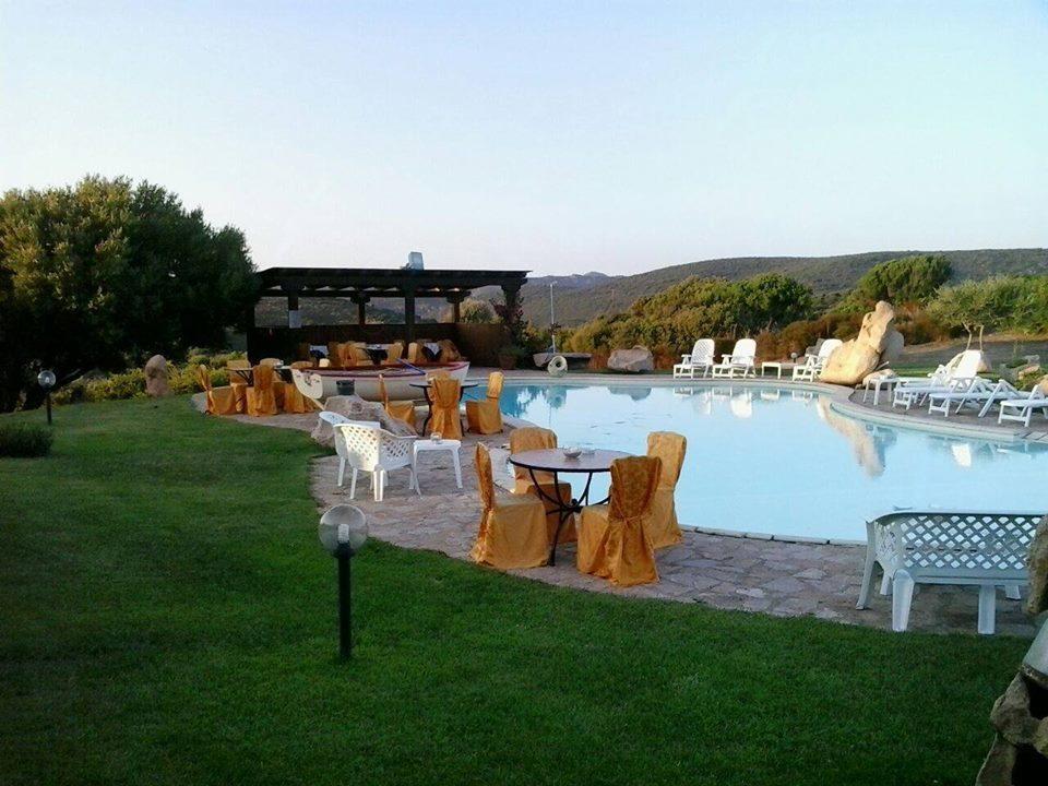 Hotel Ristorante La Tana Di Li Mazzoni Trinita d'Agultu e Vignola Exterior foto