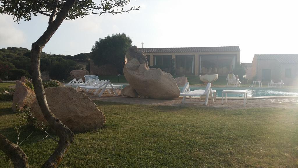 Hotel Ristorante La Tana Di Li Mazzoni Trinita d'Agultu e Vignola Exterior foto