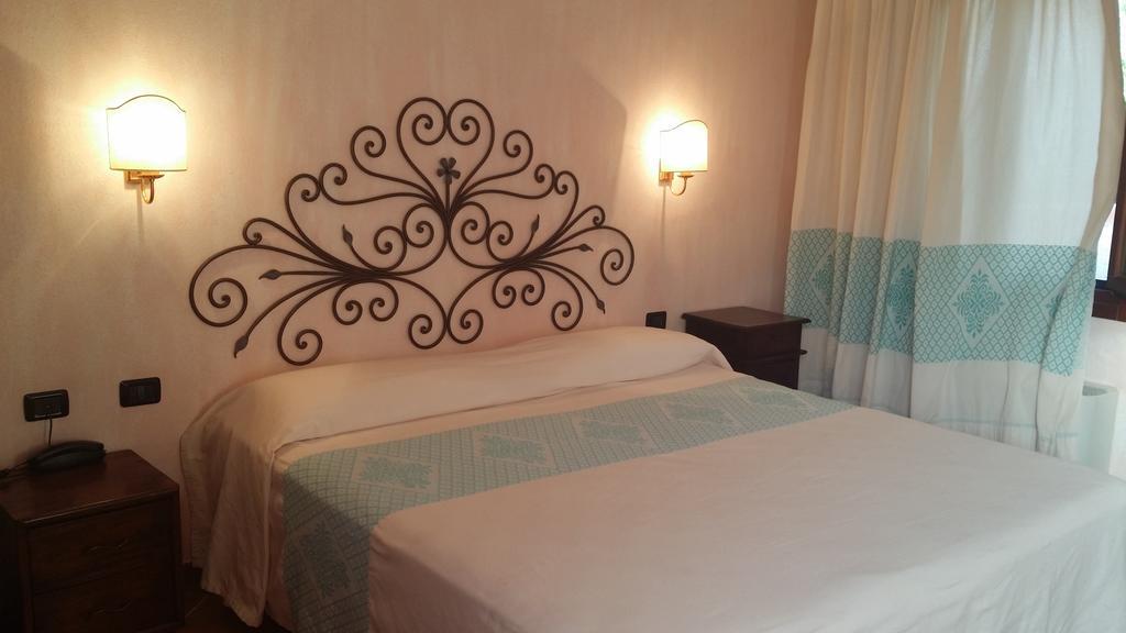 Hotel Ristorante La Tana Di Li Mazzoni Trinita d'Agultu e Vignola Quarto foto