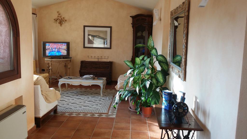Hotel Ristorante La Tana Di Li Mazzoni Trinita d'Agultu e Vignola Exterior foto