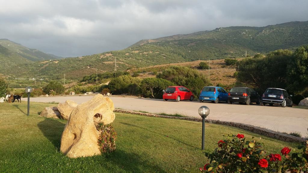 Hotel Ristorante La Tana Di Li Mazzoni Trinita d'Agultu e Vignola Exterior foto