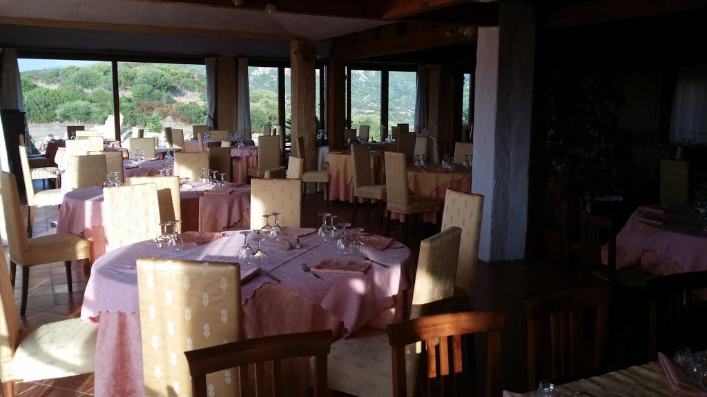 Hotel Ristorante La Tana Di Li Mazzoni Trinita d'Agultu e Vignola Exterior foto