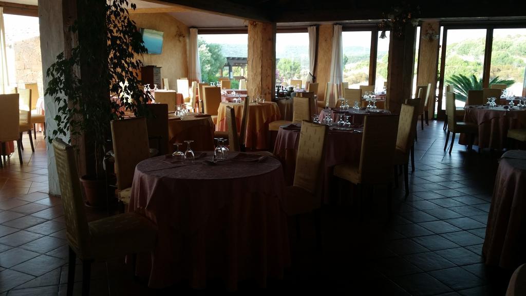 Hotel Ristorante La Tana Di Li Mazzoni Trinita d'Agultu e Vignola Exterior foto